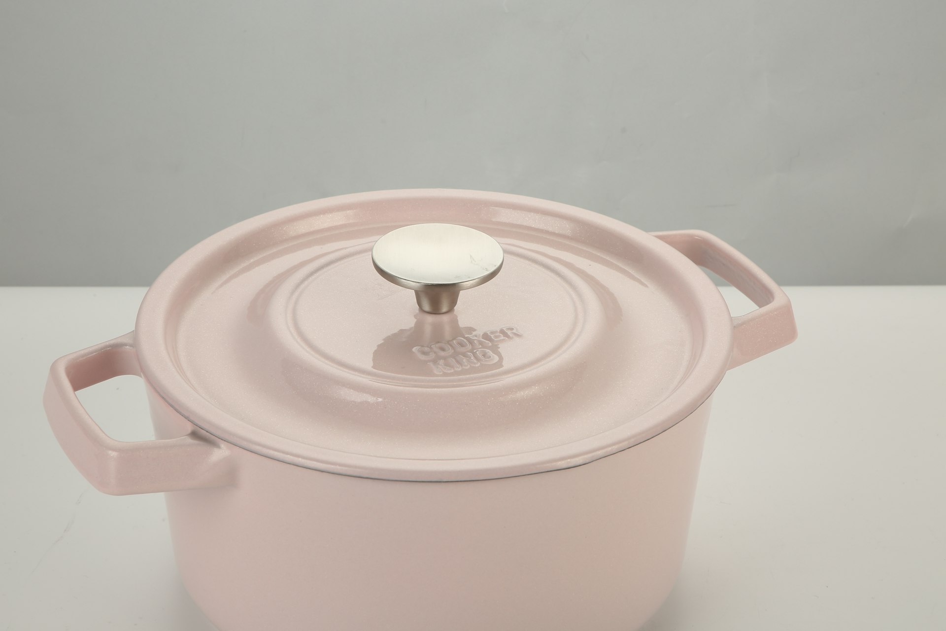 white plastic container with lid
